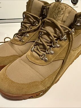 Danner Desert Tan Waterproof Women’s Jag Hiking Boots